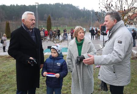 Slovesnost ob postavitvi Mobila na veter 35 Foto Ljubo Vukelič